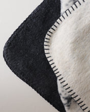 Load image into Gallery viewer, Georgia Iconic Image "Arch" Blanket
